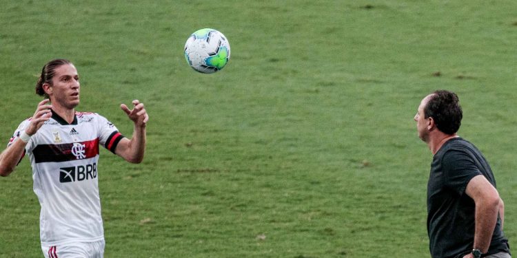 Flamengo divide opiniões ao discutir manutenção de Ceni