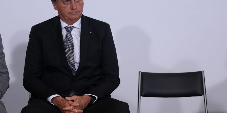 Economistas dizem que Brasil não quebrou e criticam postura de Bolsonaro