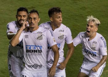 Santos atropela Boca e faz clássico contra o Palmeiras na final da Libertadores