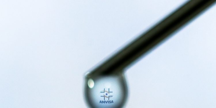 Quais as condições que terão de ser seguidas pelas vacinas emergenciais?