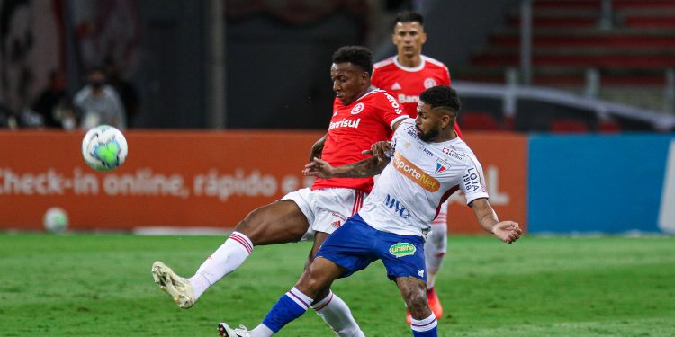 Inter vence Fortaleza, chega a seis vitórias seguidas e cola no São Paulo