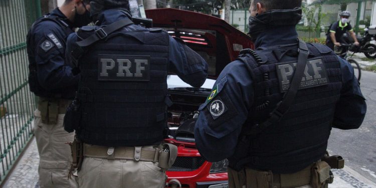 Concurso da Polícia Rodoviária Federal oferta 1.500 vagas