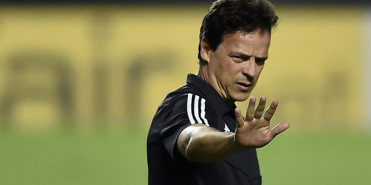 São Paulo cede empate ao Coritiba, se complica e aumenta pressão em Diniz