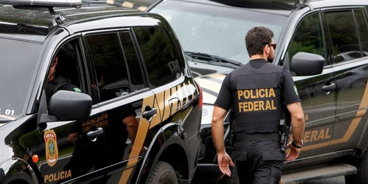 Polícia Federal vai ao Butatantan buscar Coronavac para Ministério da Saúde