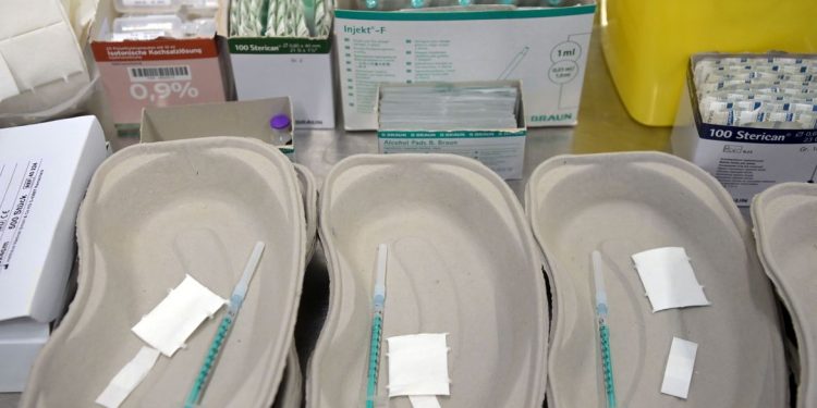 Camex zera imposto de importação de seringas e agulhas