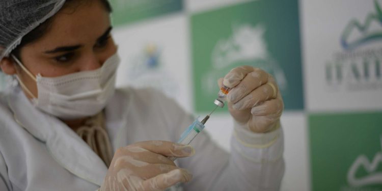 Decreto de isolamento social é renovado e período de Carnaval terá medidas mais restritivas