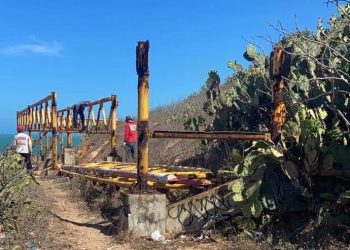 Canoa Quebrada: Passarela é retirada de forma responsável para a segurança da população