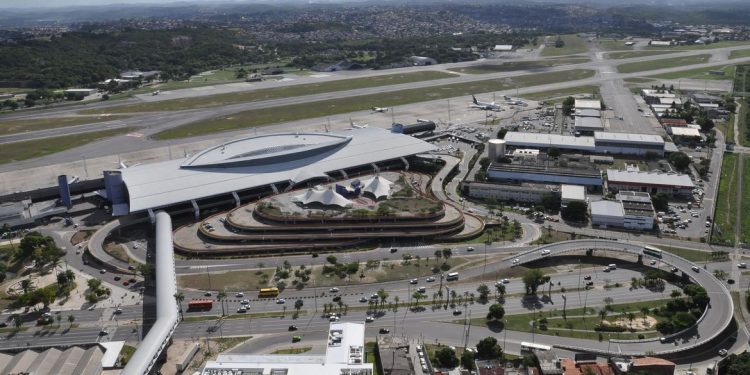 Avião que buscará vacinas na Índia parte amanhã à noite do Recife