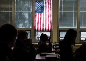 EUA avaliam reabertura de escolas
