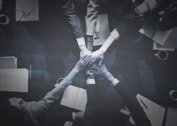 Aracati: prefeito nomeia novos secretários e renova com alguns já conhecidos