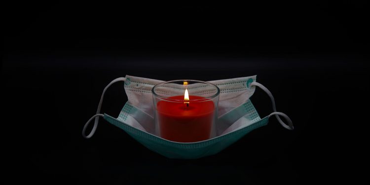 Brasil chega a 200 mil mortos por Covid-19 após série de erros no combate à pandemia