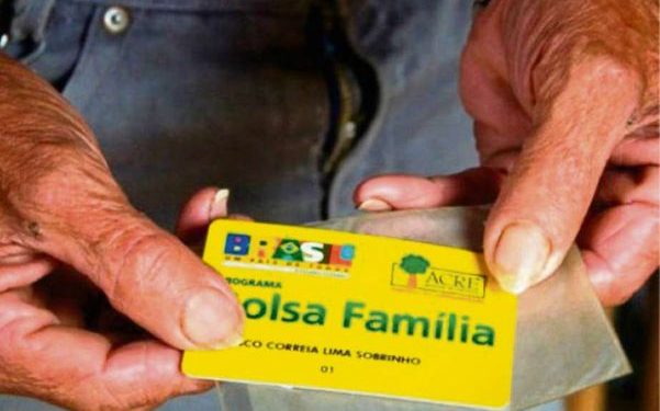 Governo prorroga suspensão de revisões do Bolsa Família