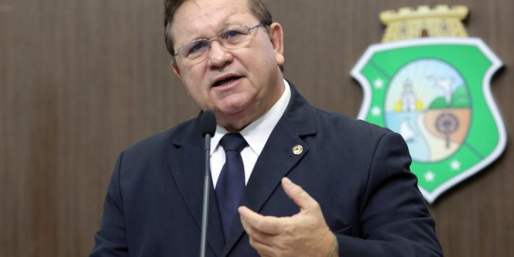 Ex-deputado estadual Roberto Mesquita morre em decorrência de câncer