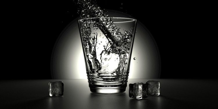 Bebida fica mais cara em 2021, e lata ganha espaço para aliviar preço