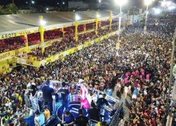 Aracati: após anúncio de Decreto por Camilo, prefeito anuncia que ‘tomará as mesmas medidas’ para carnaval