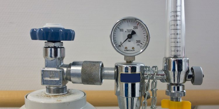 Com avanço de casos de Covid-19, oxigênio falta em cinco cidades do interior do Amazonas