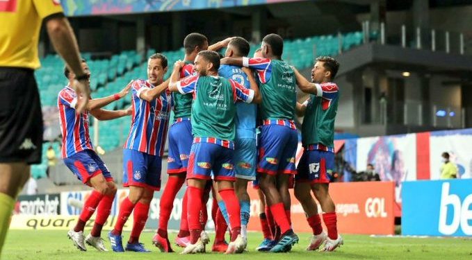 Corinthians falha, perde para o Bahia e vê Libertadores mais longe