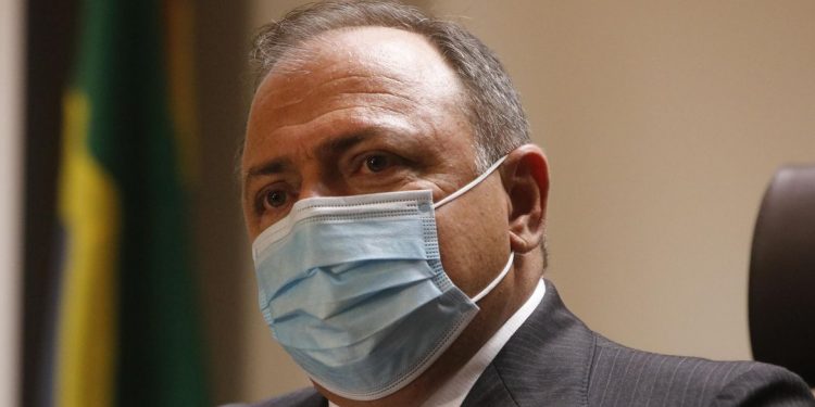 Vacinação contra covid-19 começa ainda hoje nos estados, diz Pazuello