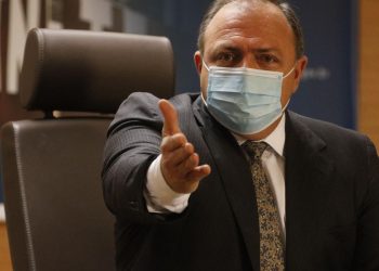 Vacinação contra covid-19 começa na quarta-feira, anuncia Pazuello