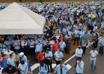 Sindicato dos Metalúrgicos quer que a Ford reverta demissões