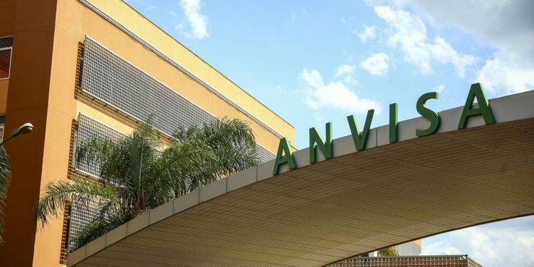 Anvisa libera uso de doses de vacinas do consórcio Covax Facility sem autorização emergencial