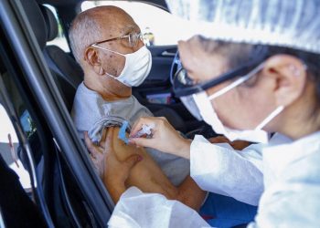 Ceará: Estado recebe neste sábado (06) novo lote da Coronavac com 115 mil doses