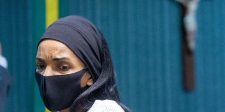 Justiça do Rio afasta do cargo a deputada Flordelis, suspeita de mandar matar marido