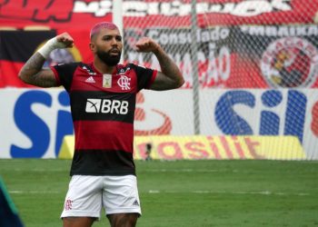 Flamengo toma a ponta do Inter e só depende de si para ser campeão brasileiro