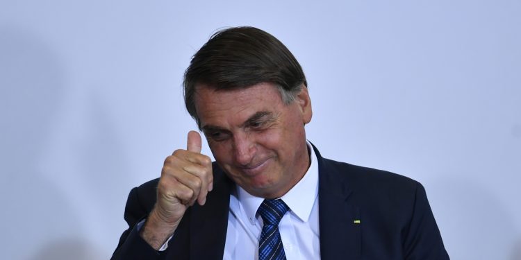 Silva e Luna ‘vai dar uma arrumada’ na Petrobras, diz Bolsonaro