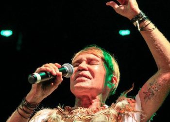 Cantor Zezinho Corrêa morre de covid-19