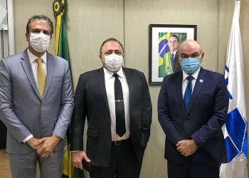 Ceará deve receber mais de 70 mil doses de vacina contra a Covid nos próximos dias