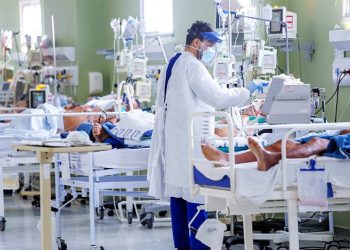 Camilo Santana chama atenção para o aumento da ocupação de leitos da Covid-19 nas redes pública e privada