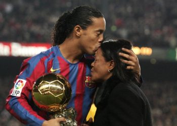 Mãe de Ronaldinho Gaúcho morre em decorrência de Covid-19 aos 71 anos