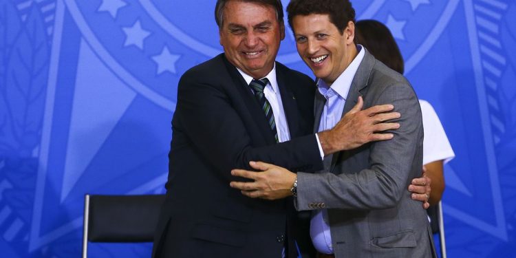 Governo lança programa de captação de recursos para a Amazônia