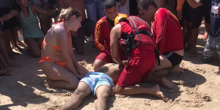 Aracati: afogamento na praia de Canoa Quebrada