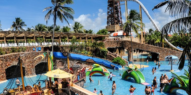 Ceará: novo decreto fecha parques aquáticos e libera restaurantes de hotéis e pousadas até às 22h