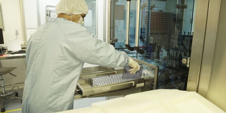 Pazuello: governo distribuirá 4,7 milhões de doses da vacina até março