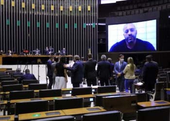 Câmara decide manter prisão do deputado Daniel Silveira