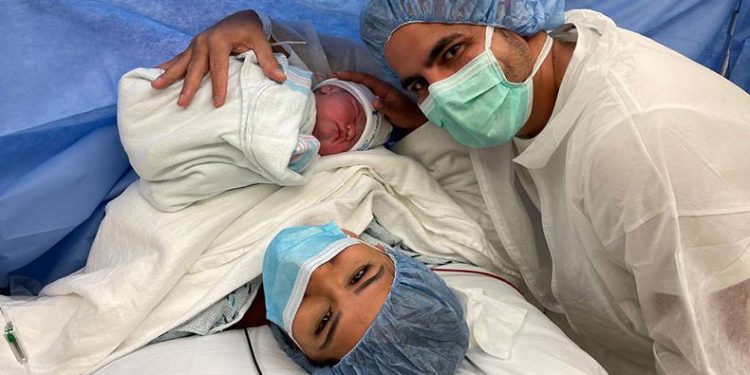 Simone, da dupla com Simaria, mostra nascimento da filha em vídeo inédito