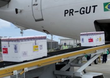 Ceará recebe 80.500 doses da Oxford/AstraZeneca e prossegue com imunização prioritária