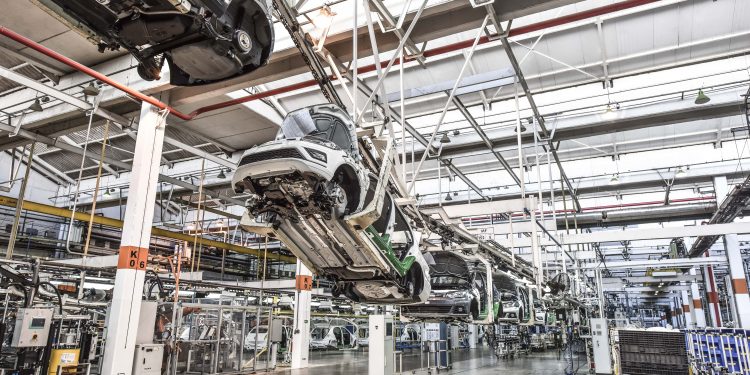 Volkswagen suspende produção no país por pandemia; sindicato pressiona mais montadoras