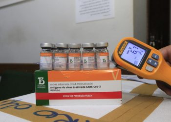 Ceará recebe mais de 370 mil vacinas contra Covid-19 nesta quinta-feira