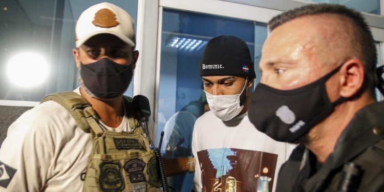 Polícia aponta Gabigol como autor de contravenção por furar quarentena