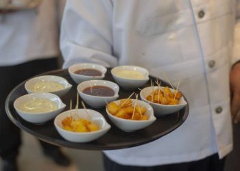 Governo do Ceará abre cadastro para solicitação de auxílio aos profissionais do Setor de Bares e Restaurantes hoje (29)