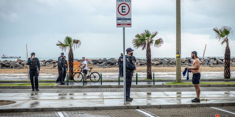 Fortaleza: Forças de Segurança realizam fiscalização e orientam população sobre importância de cumprir isolamento social rígido
