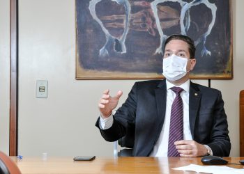 Deputado Eduardo Bismarck comemora prorrogação do auxílio emergencial e pede aumento do valor para cidades com maior índice de contaminação