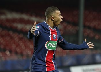 Mbappé brilha, PSG vence e se garante nas oitavas da Copa da França