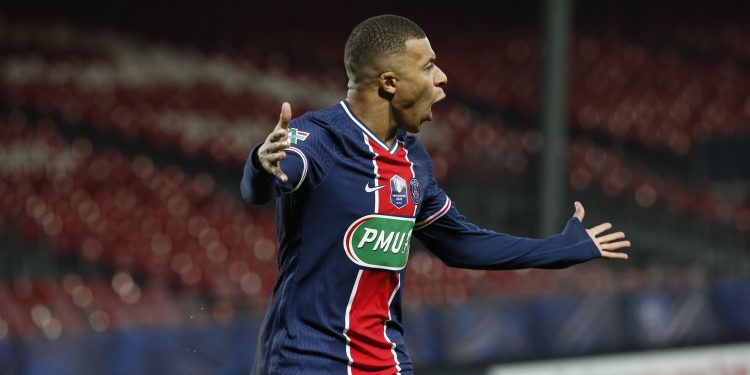 Mbappé brilha, PSG vence e se garante nas oitavas da Copa da França