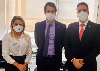 Eduardo Bismarck promove encontro da Secretaria de Saúde do Aracati com Ministério da Saúde