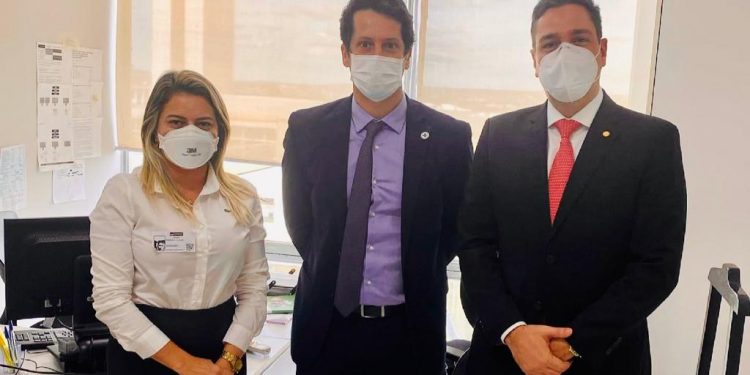 Eduardo Bismarck promove encontro da Secretaria de Saúde do Aracati com Ministério da Saúde